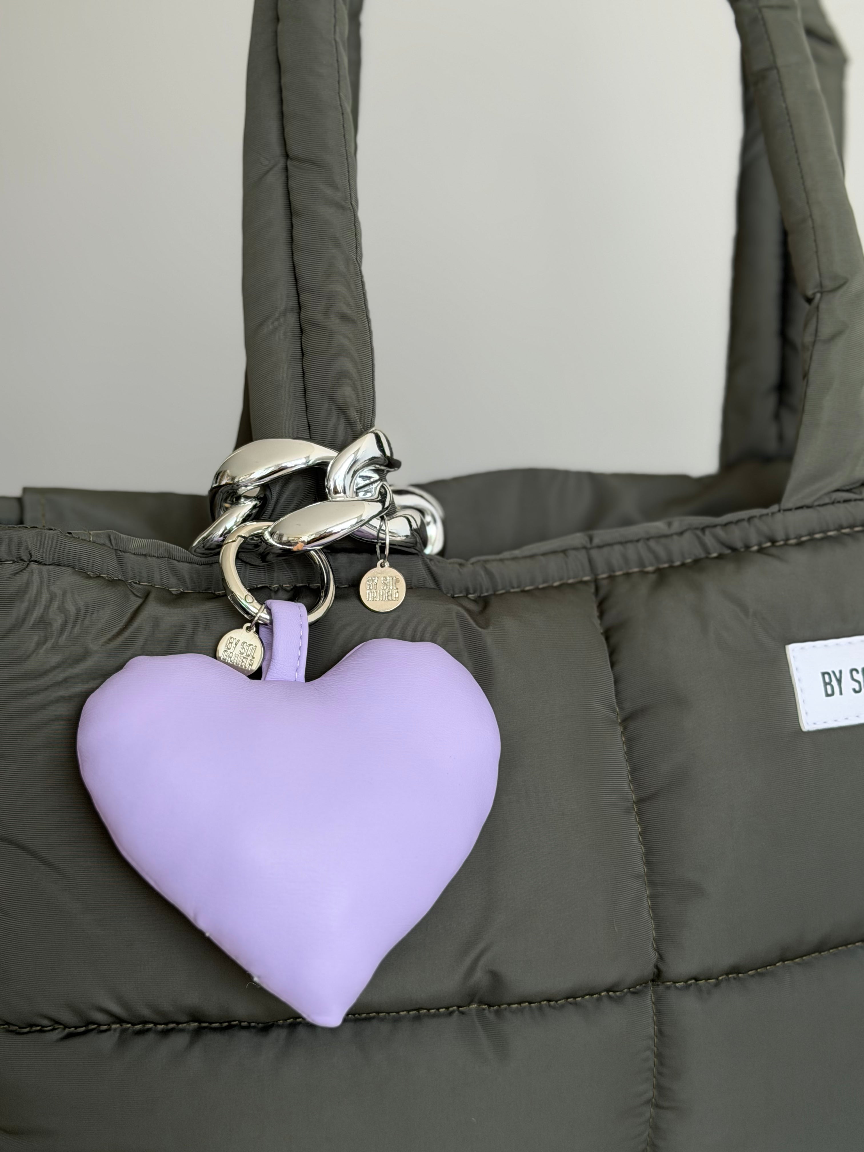 CORAZON LILA CUERINA