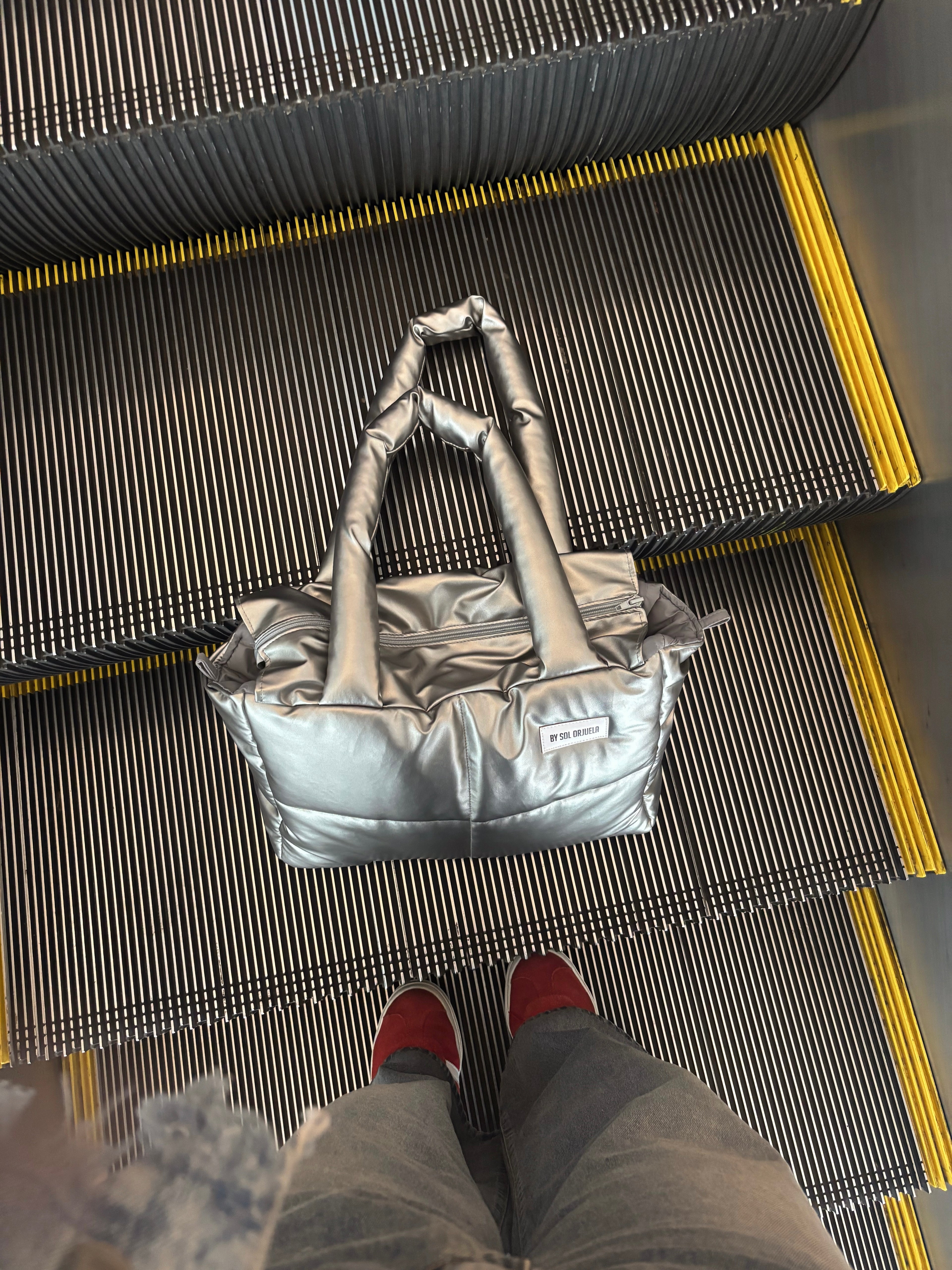 Maxi Bag Cuerina Plateada